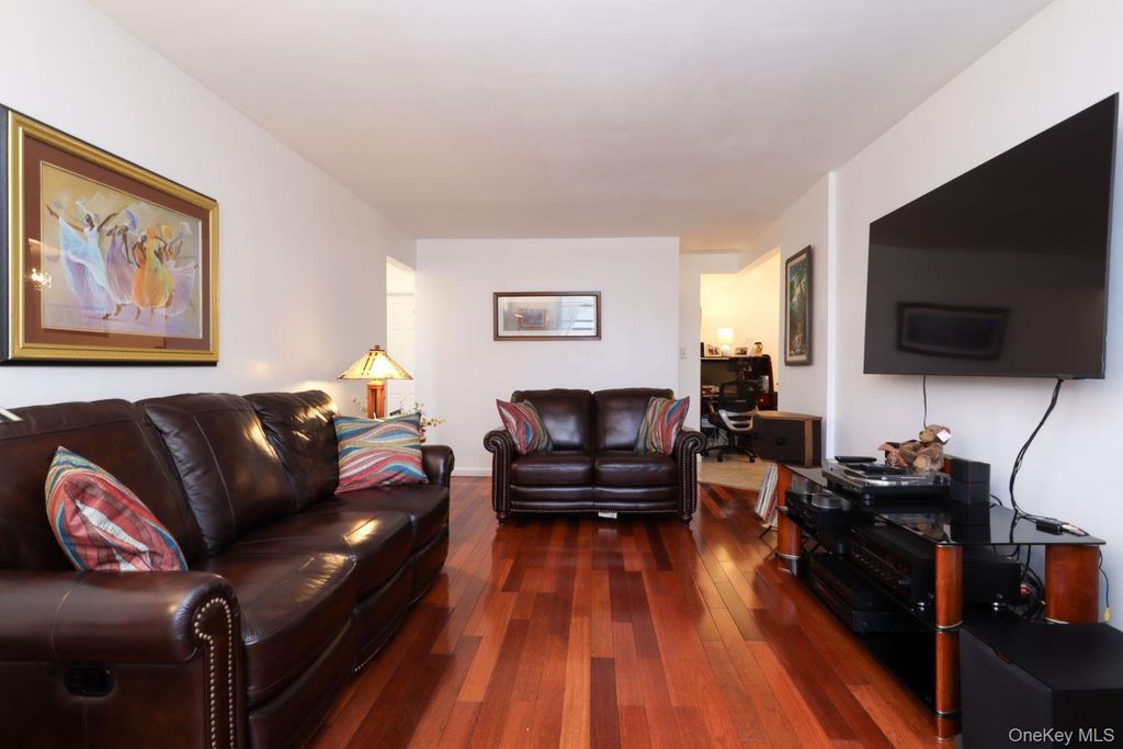 87-40 Francis Lewis Boulevard A68, Queens Village, NY 11427 — exterior