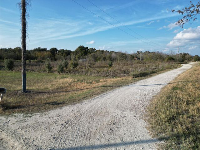 10.25 Acres Mustang Loop, Madisonville, TX 77864