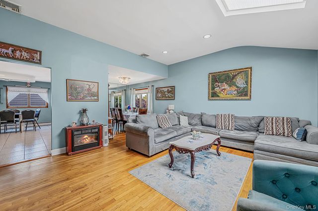 1000 Oakfield Avenue, North Bellmore, NY 11710