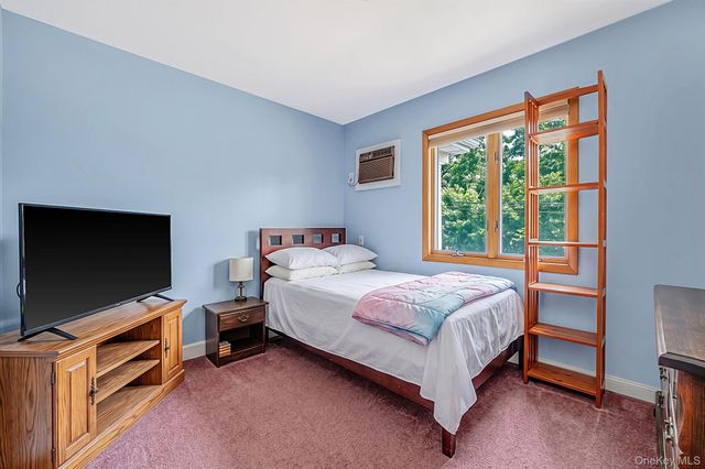 1000 Oakfield Avenue, North Bellmore, NY 11710