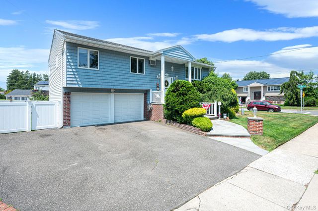 1000 Oakfield Avenue, North Bellmore, NY 11710