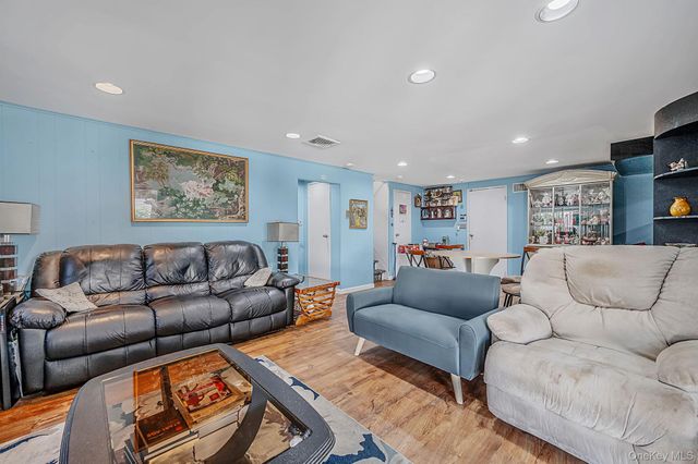 1000 Oakfield Avenue, North Bellmore, NY 11710