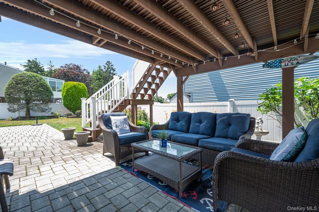 1000 Oakfield Avenue, North Bellmore, NY 11710