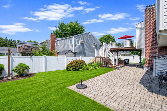 1000 Oakfield Avenue, North Bellmore, NY 11710