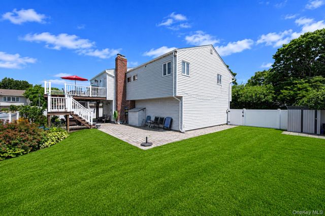 1000 Oakfield Avenue, North Bellmore, NY 11710