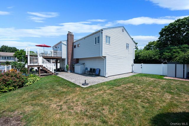 1000 Oakfield Avenue, North Bellmore, NY 11710