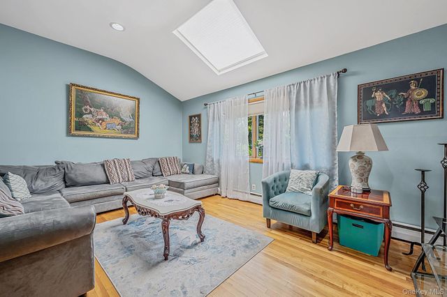 1000 Oakfield Avenue, North Bellmore, NY 11710