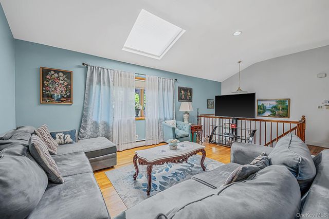 1000 Oakfield Avenue, North Bellmore, NY 11710