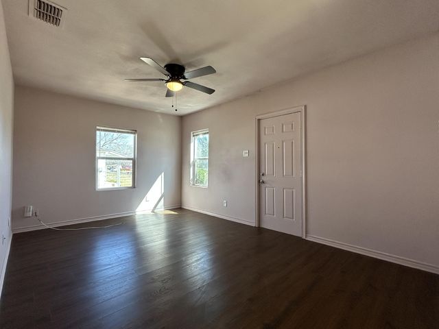 3118 37th Street, Front, Lubbock, TX 79413