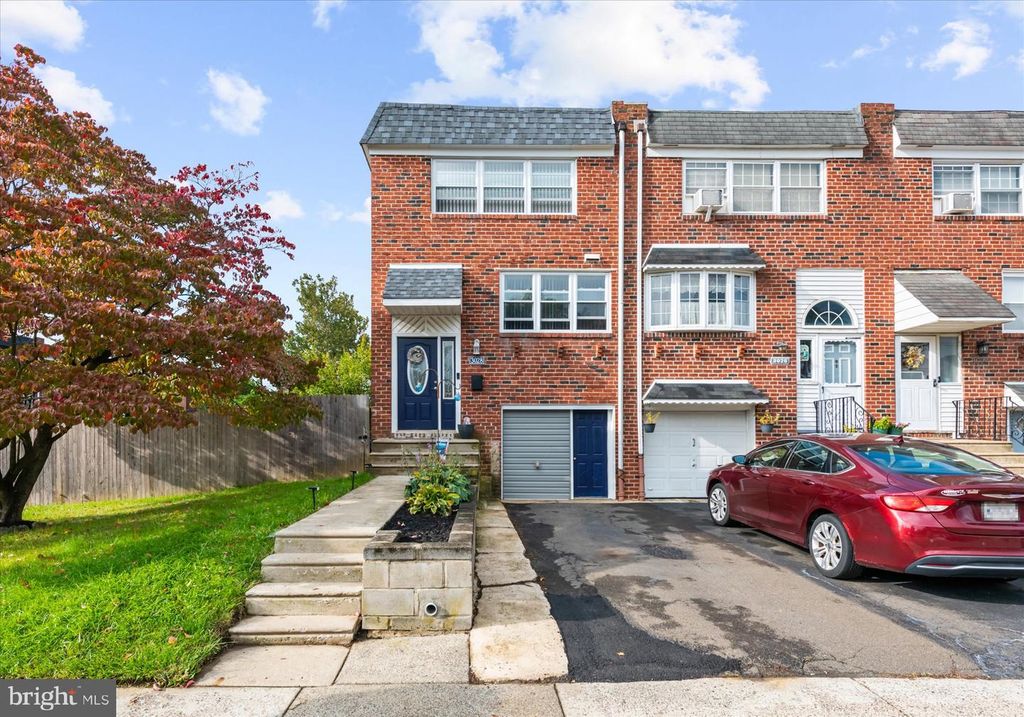 3028 FAIRDALE RD, PHILADELPHIA, PA 19154 — exterior