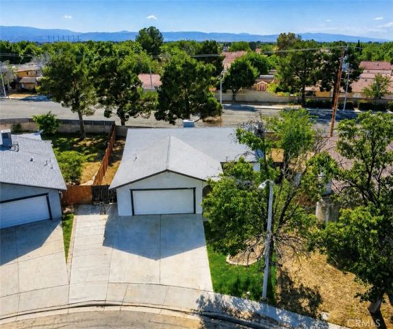 43815 Gillan, Lancaster, CA 93535