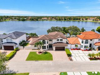 8406 NW 201st St, Hialeah, FL 33015