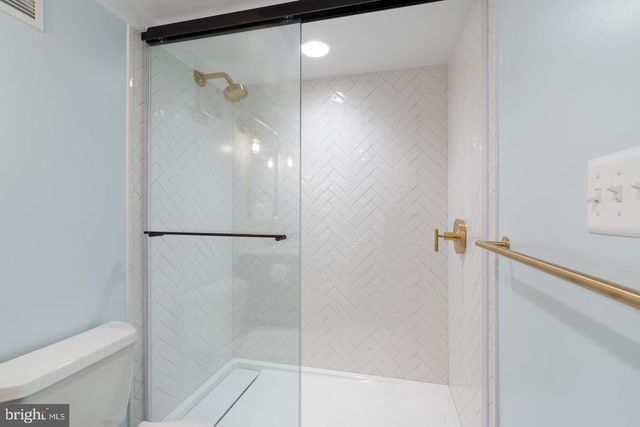 1147 COLONIAL AVE, Alexandria, VA 22314