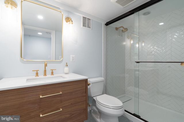 1147 COLONIAL AVE, Alexandria, VA 22314