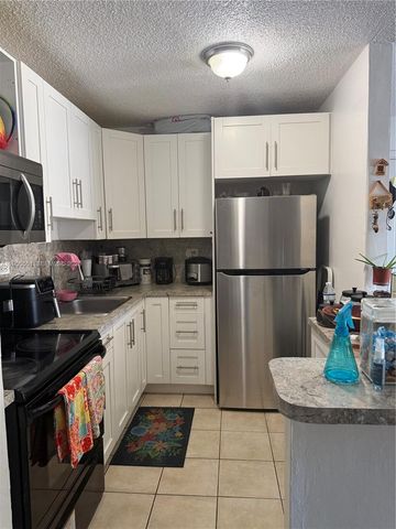 7120 NW 179th St 105, Hialeah, FL 33015