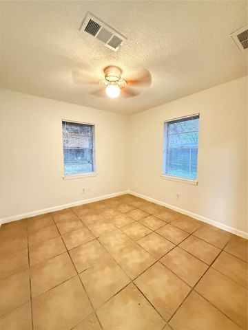 5926 Shirley Mae Lane, Houston, TX 77091