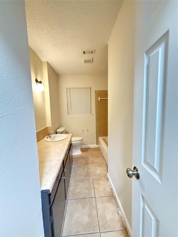 5926 Shirley Mae Lane, Houston, TX 77091