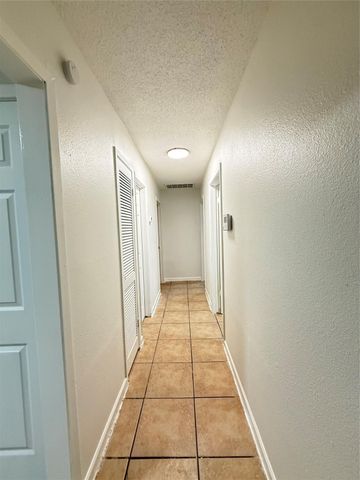 5926 Shirley Mae Lane, Houston, TX 77091