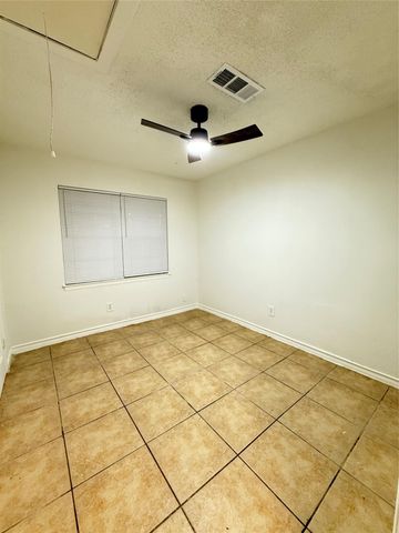 5926 Shirley Mae Lane, Houston, TX 77091