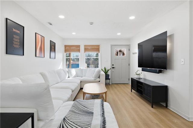 504 NW Holly Lane, Lee's Summit, MO 64086