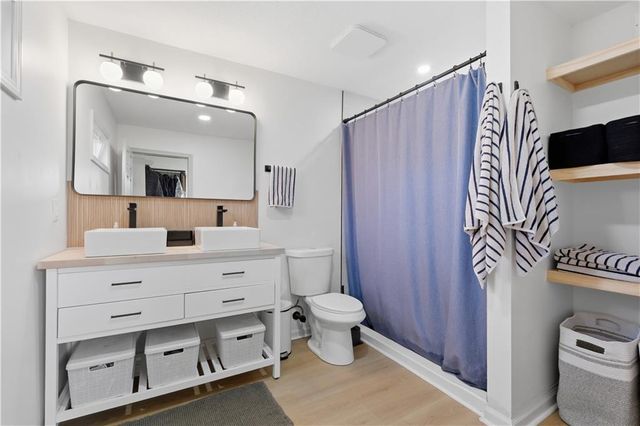 504 NW Holly Lane, Lee's Summit, MO 64086