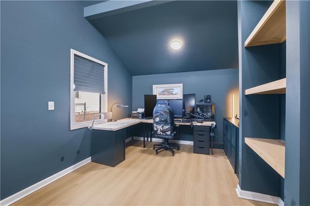 504 NW Holly Lane, Lee's Summit, MO 64086