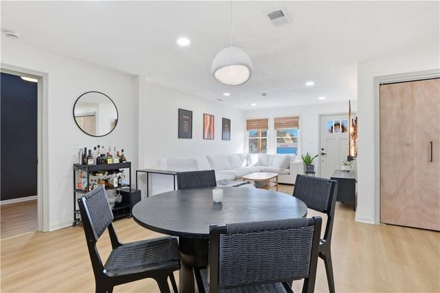 504 NW Holly Lane, Lee's Summit, MO 64086