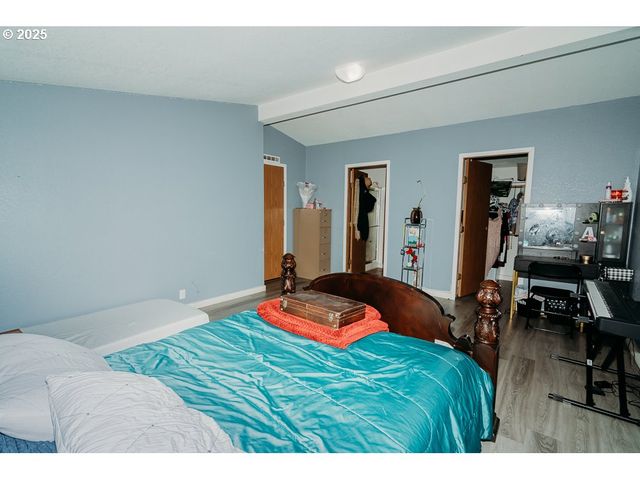 2350 N TERRY St, Eugene, OR 97402