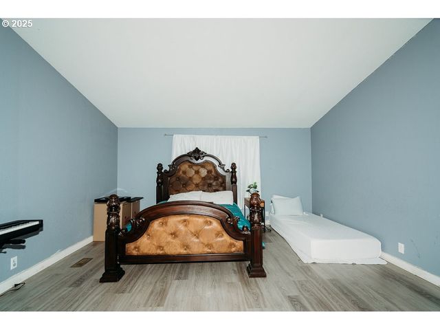 2350 N TERRY St, Eugene, OR 97402