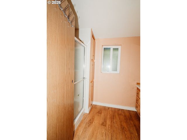 2350 N TERRY St, Eugene, OR 97402