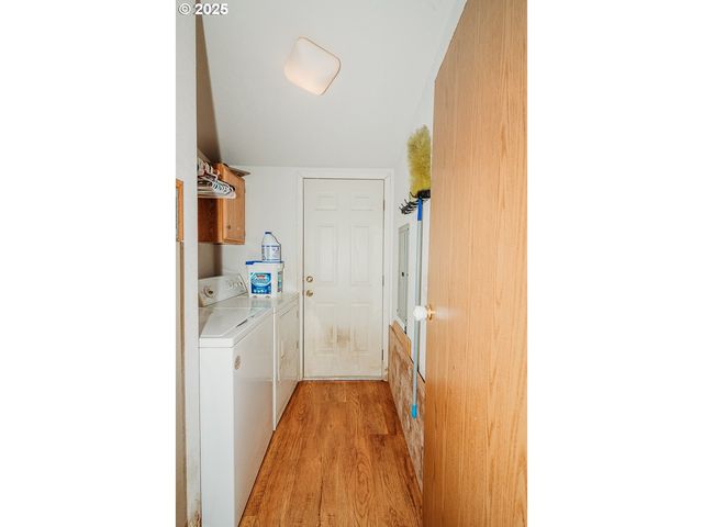 2350 N TERRY St, Eugene, OR 97402