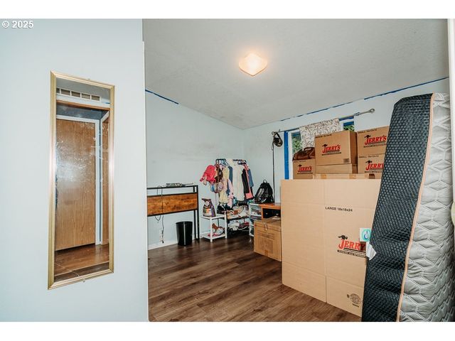 2350 N TERRY St, Eugene, OR 97402