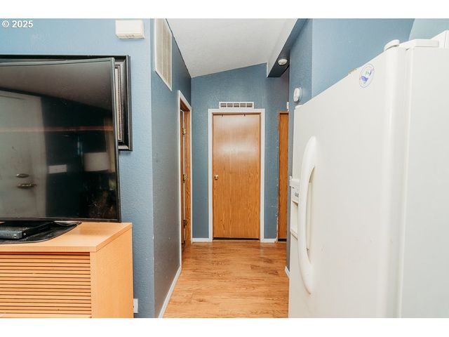 2350 N TERRY St, Eugene, OR 97402