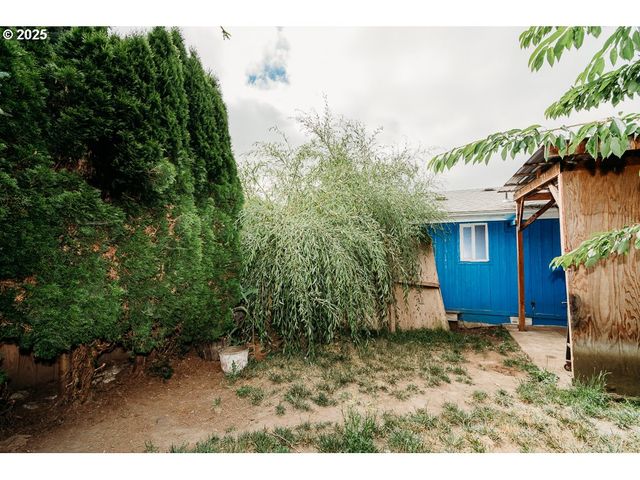 2350 N TERRY St, Eugene, OR 97402