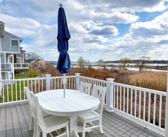 2 Overlook Drive, Bristol, RI 02809