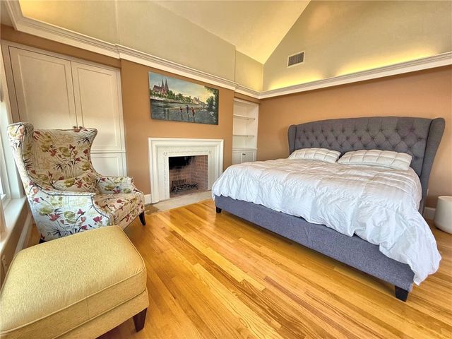 2 Overlook Drive, Bristol, RI 02809