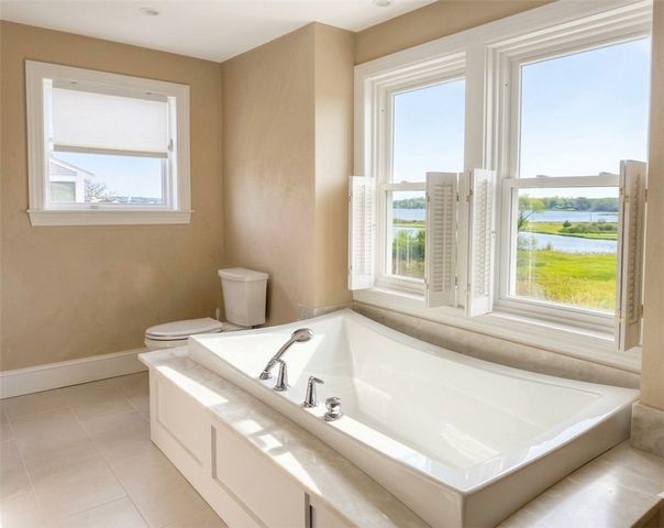 2 Overlook Drive, Bristol, RI 02809