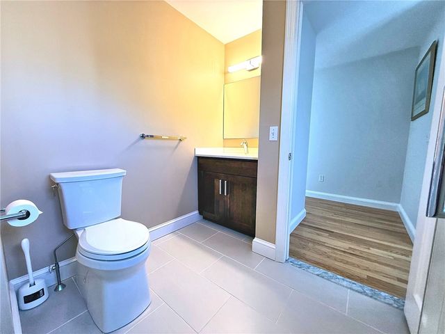 2 Overlook Drive, Bristol, RI 02809