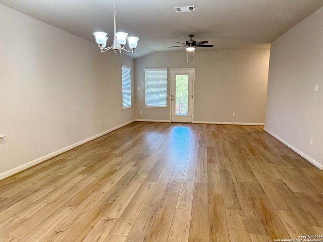 13135 Louberg Vly, San Antonio, TX 78253
