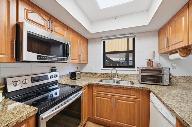 8412 Shadow Ct 8412, Coral Springs, FL 33071