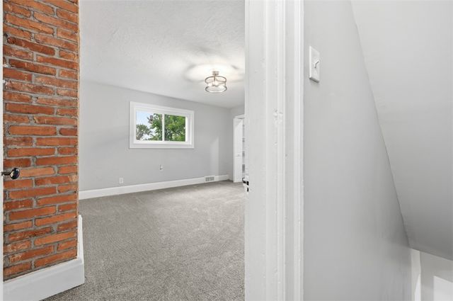 12 boston, Marshall Shadeland, PA 15212