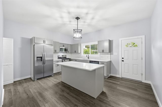 12 boston, Marshall Shadeland, PA 15212