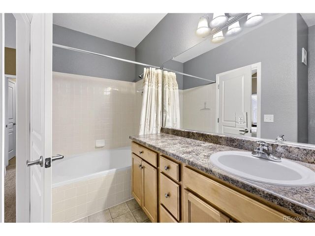 9972 W Jewell Ave B, Lakewood, CO 80232