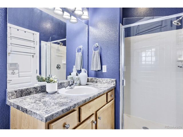 9972 W Jewell Ave B, Lakewood, CO 80232