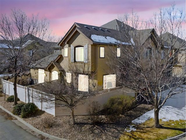 9972 W Jewell Ave B, Lakewood, CO 80232