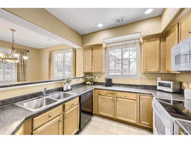 9972 W Jewell Ave B, Lakewood, CO 80232