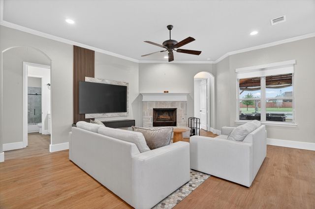 10917 Chriswood Drive, Crowley, TX 76036