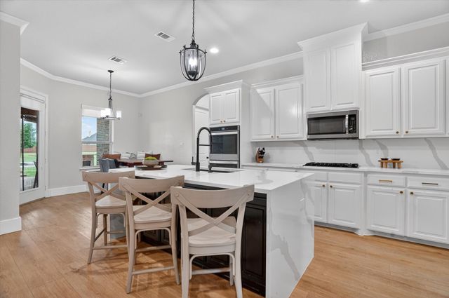 10917 Chriswood Drive, Crowley, TX 76036
