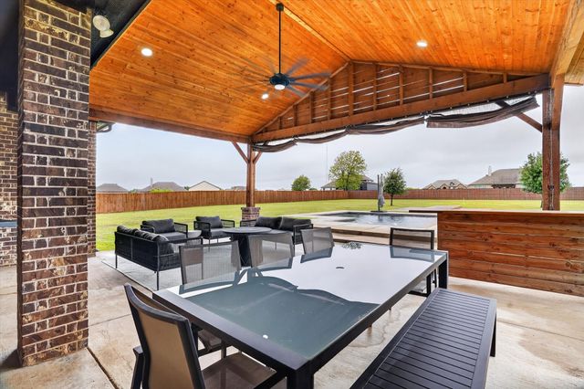 10917 Chriswood Drive, Crowley, TX 76036