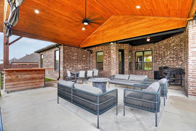 10917 Chriswood Drive, Crowley, TX 76036